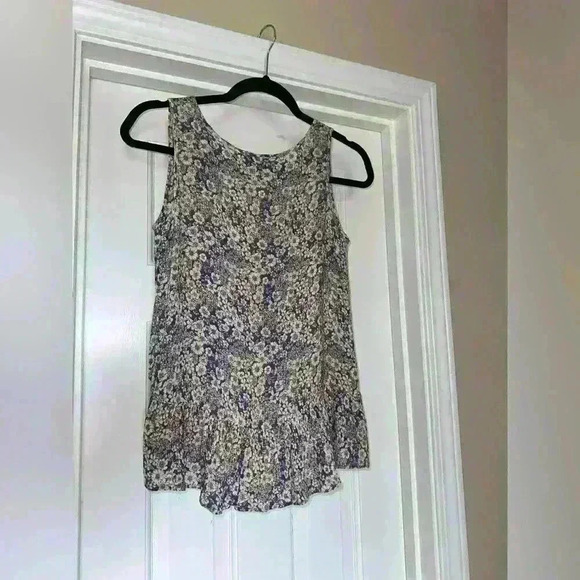 LIKE NEW Annie Floral Boho Top Size XS - Picture 3 of 7